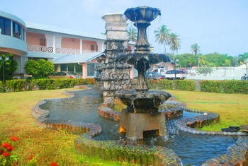 Rovanel'S Resort And Conference Centre Bon Accord Village 外观 照片